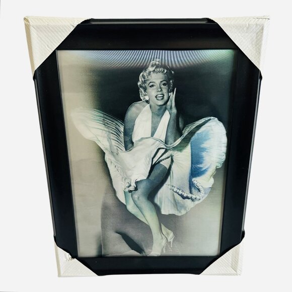 Marilyn Monroe Large 15"x19" 3D Moving Picture Framed Rare Wall Art New - Picture 1 of 4